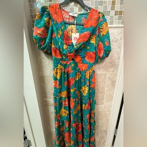 NWT BEAUTIFUL size small floral maxi dress